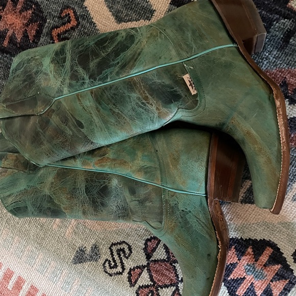 Vegabond Boot Co. The Kingman Turquoise Snip Toe Boot - Picture 6 of 17